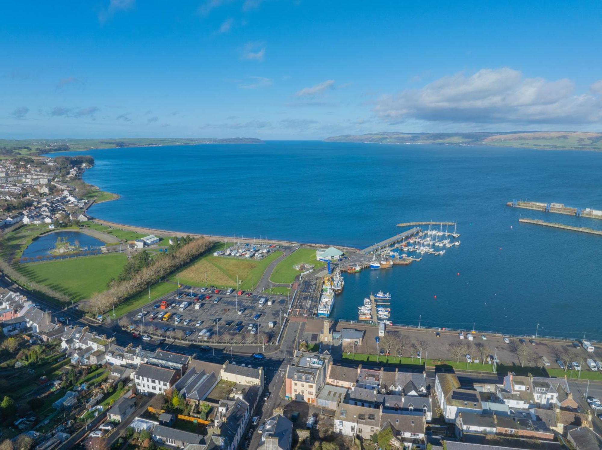 Quay Head View Aparthotel ストランラー エクステリア 写真